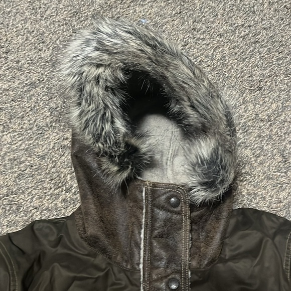 Kuhl: Women's Brown Fur-Trimmed Jacket - Picture 4 of 7